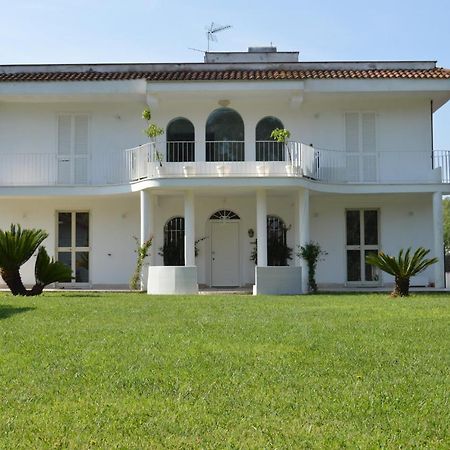 Casa Blanca B&B Latina Exteriér fotografie