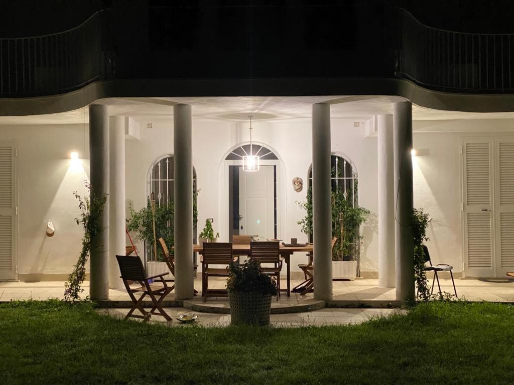 Casa Blanca B&B Latina Exteriér fotografie