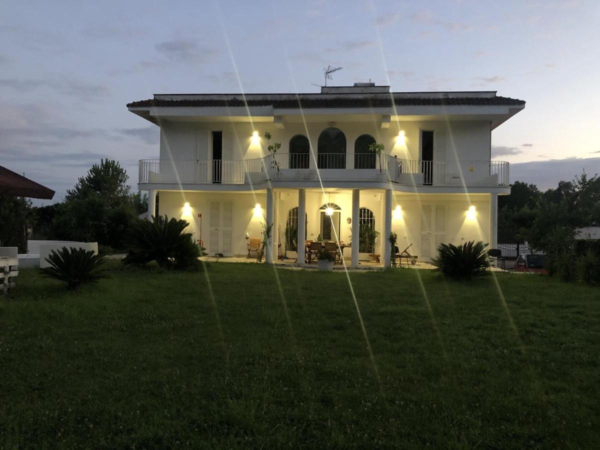 Casa Blanca B&B Latina Exteriér fotografie