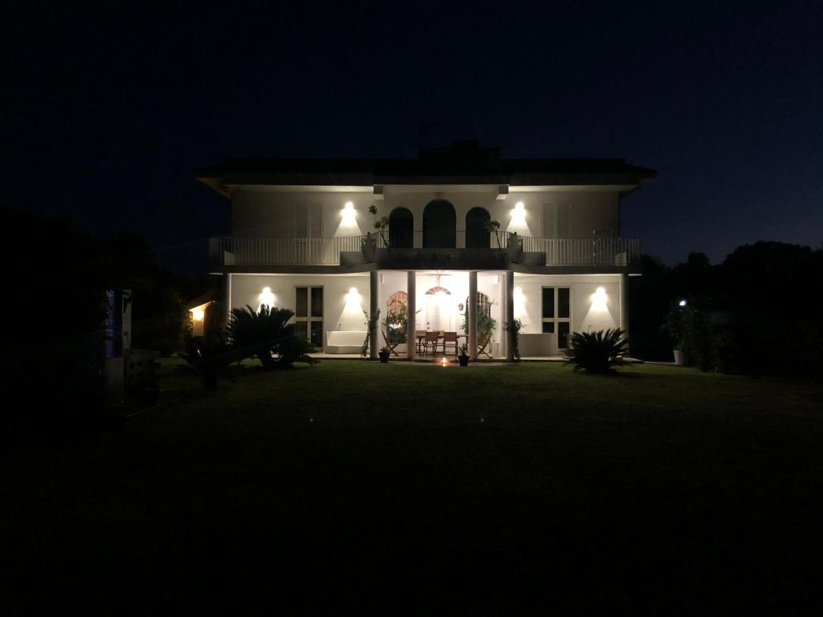 Casa Blanca B&B Latina Exteriér fotografie