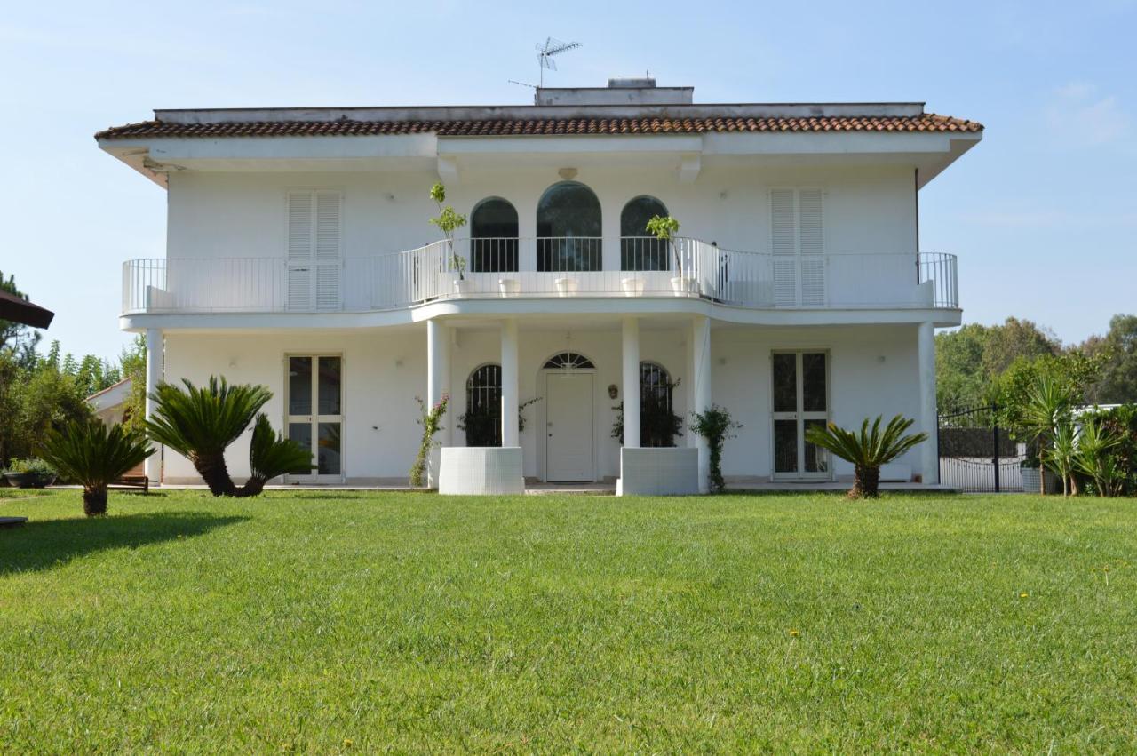Casa Blanca B&B Latina Exteriér fotografie