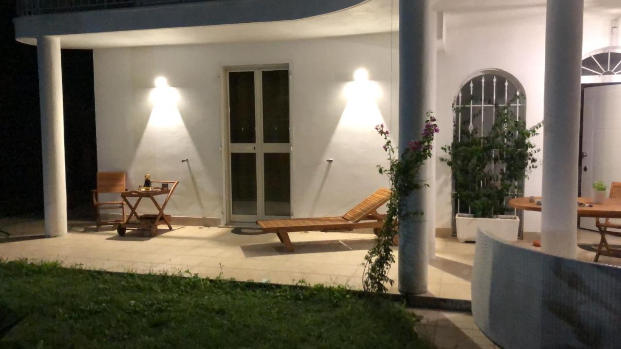 Casa Blanca B&B Latina Exteriér fotografie